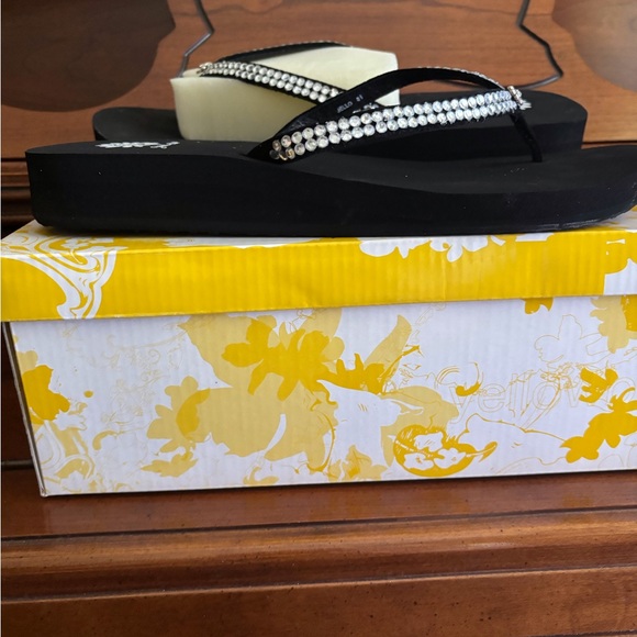 Yellow Box Jello Elegant Black Flip-Flops with Rhinestone Detailing - Picture 2 of 4